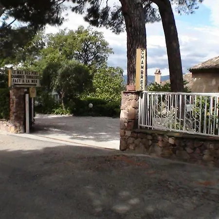 Le Mas Des Pins Konukevi